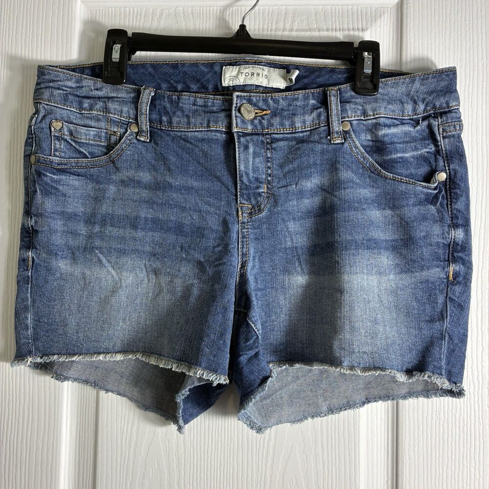 Torrid Denim Shorts Womens Size 12  Raw Hem Stretch Comfort boho casual